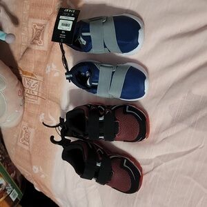 Kids Sneakers/shoes 2 pairs